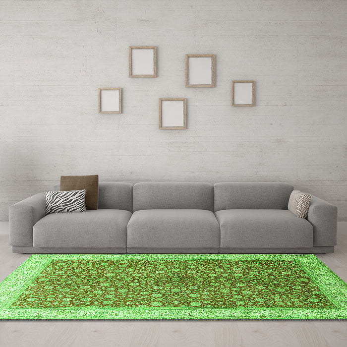 Machine Washable Persian Green Traditional Area Rugs in a Living Room,, wshtr1011grn