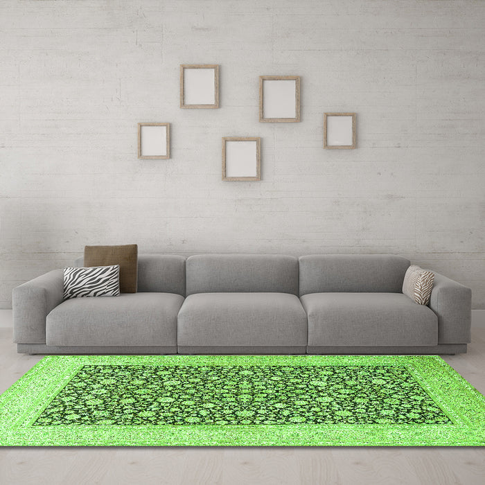 Machine Washable Persian Green Traditional Area Rugs in a Living Room,, wshtr1012grn