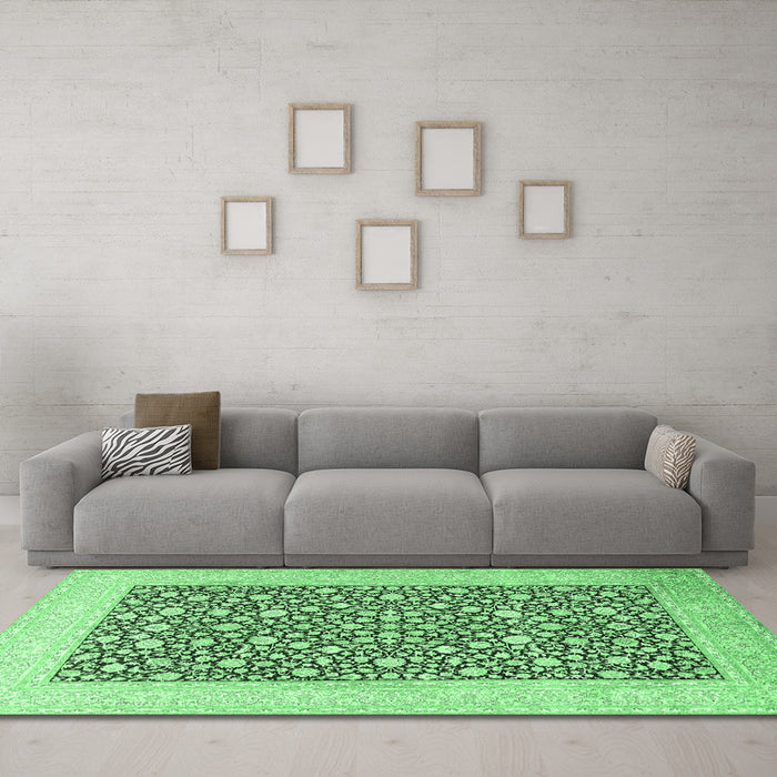 Machine Washable Persian Emerald Green Traditional Area Rugs in a Living Room,, wshtr1012emgrn