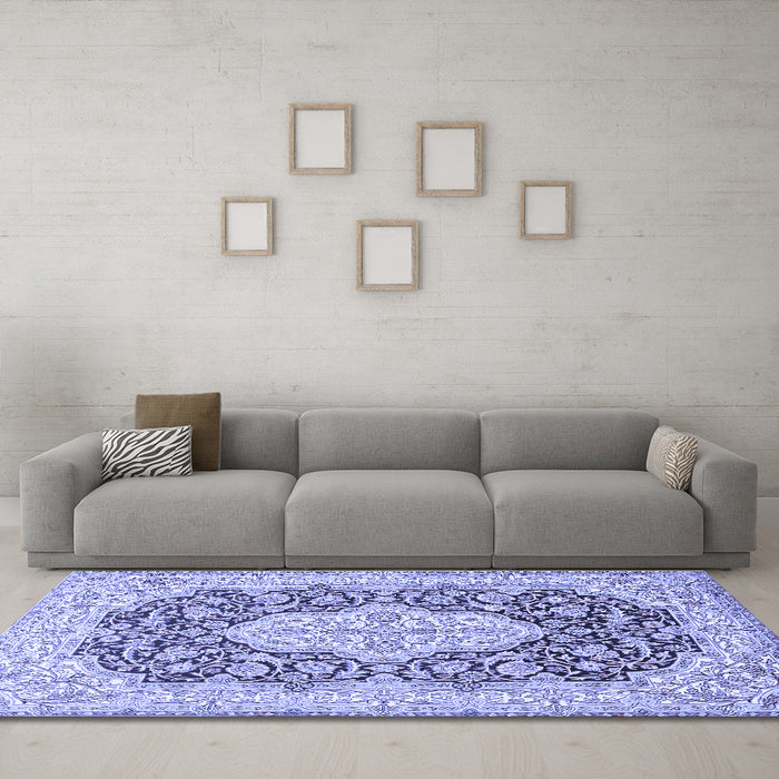 Machine Washable Medallion Blue Traditional Rug in a Living Room, wshtr1015blu