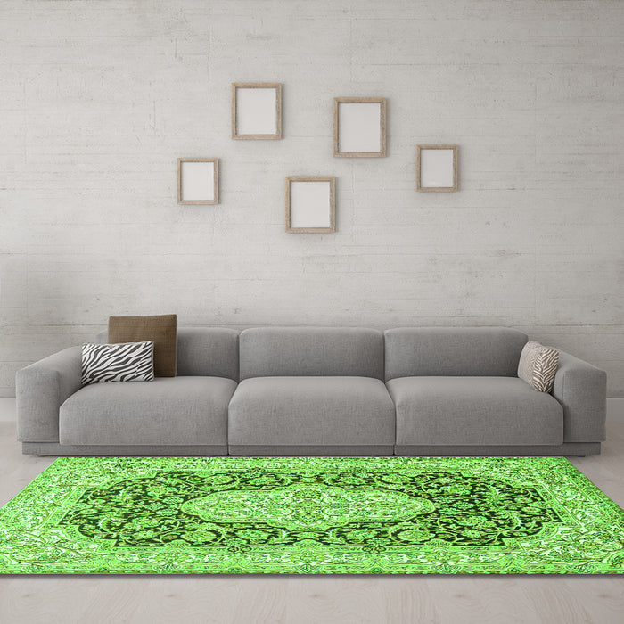Machine Washable Medallion Green Traditional Area Rugs in a Living Room,, wshtr1015grn