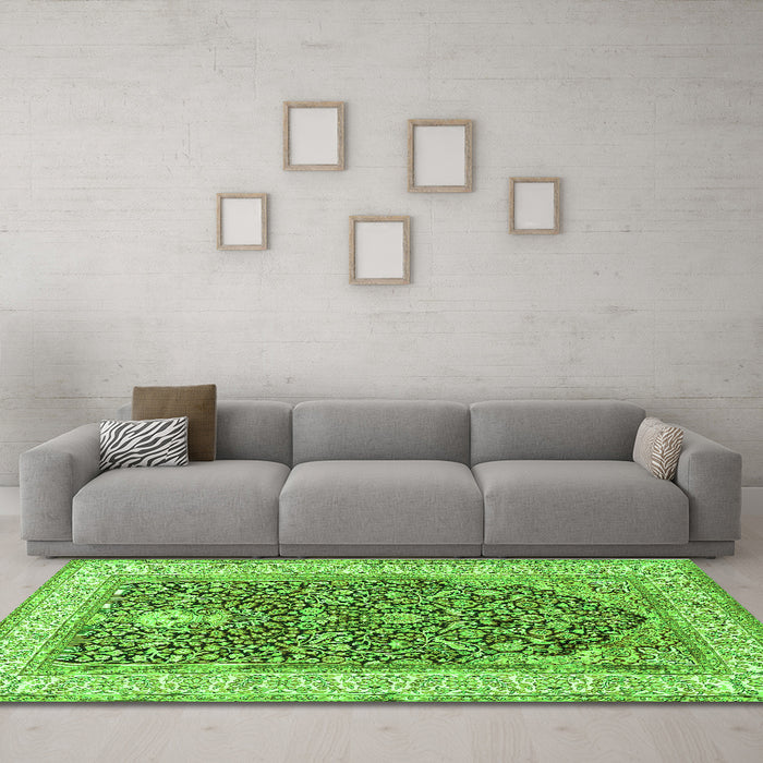 Machine Washable Persian Green Traditional Area Rugs in a Living Room,, wshtr1016grn