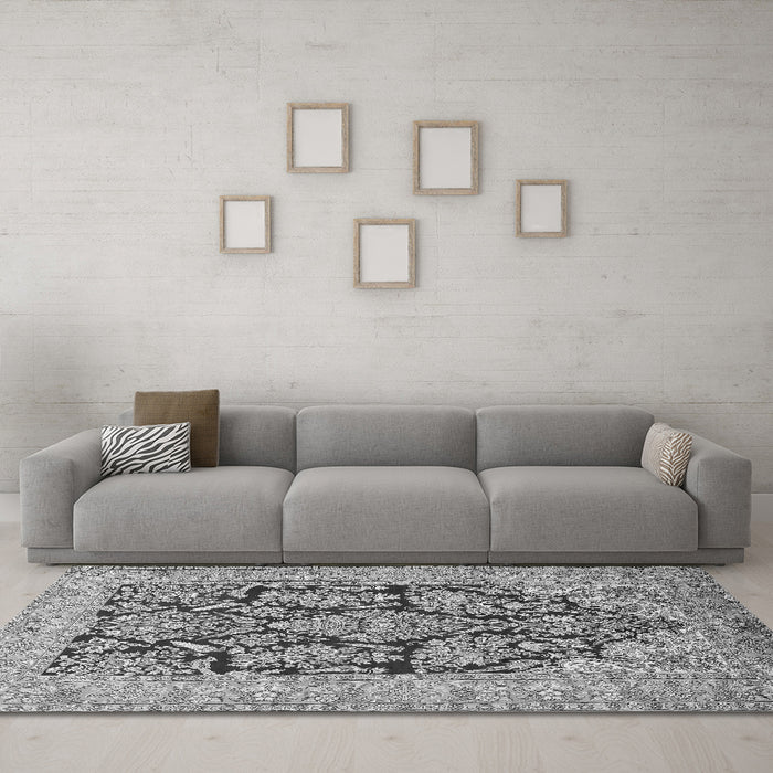 Machine Washable Persian Gray Traditional Rug in a Living Room,, wshtr1018gry