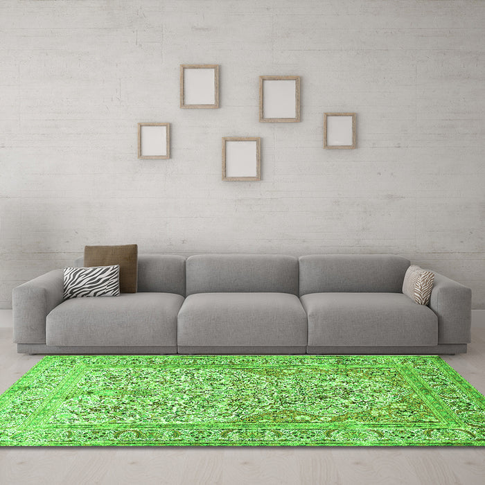 Machine Washable Persian Green Traditional Area Rugs in a Living Room,, wshtr1019grn