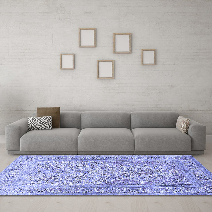 Machine Washable Persian Blue Traditional Rug in a Living Room, wshtr1019blu