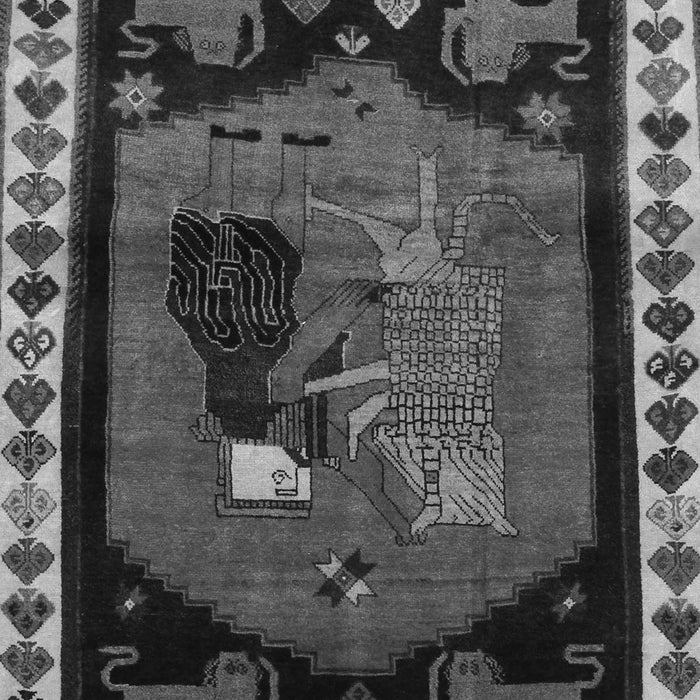 Serging Thickness of Machine Washable Animal Gray Traditional Rug, wshtr101gry