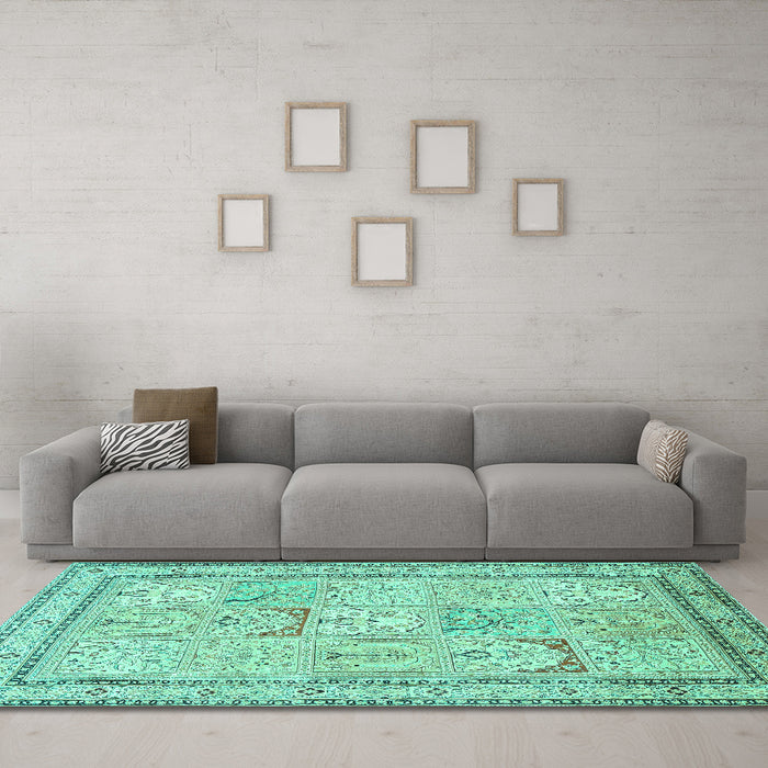Machine Washable Persian Turquoise Traditional Area Rugs in a Living Room,, wshtr1020turq