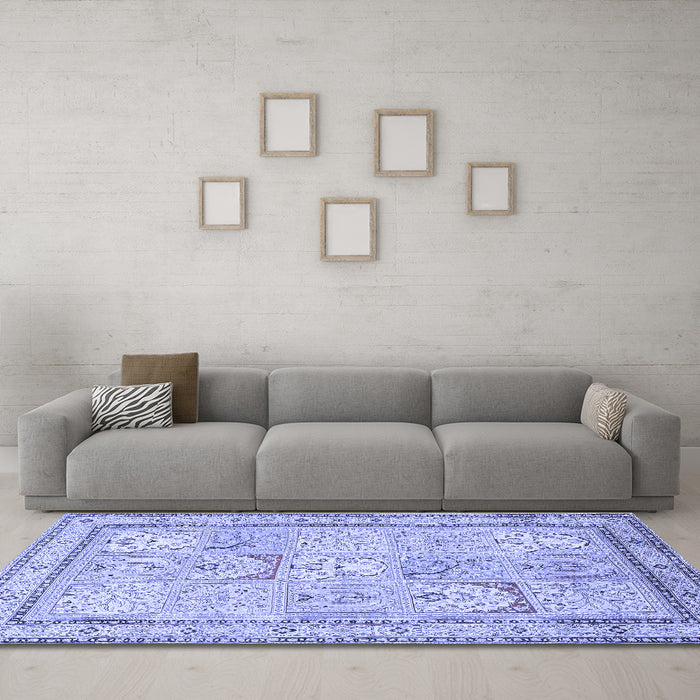 Machine Washable Persian Blue Traditional Rug in a Living Room, wshtr1020blu