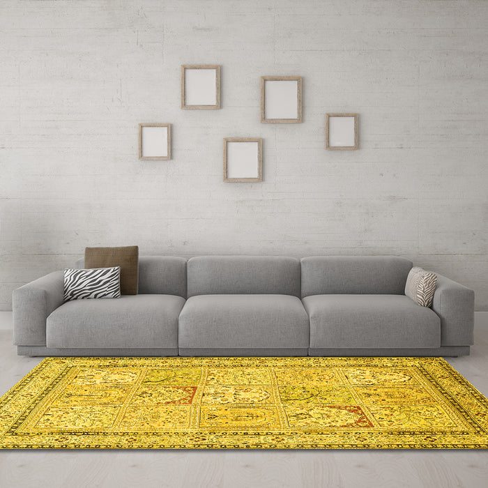 Machine Washable Persian Yellow Traditional Rug in a Living Room, wshtr1020yw