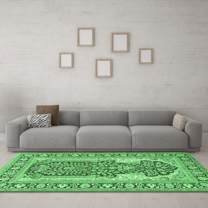 Machine Washable Persian Emerald Green Traditional Area Rugs in a Living Room,, wshtr1021emgrn