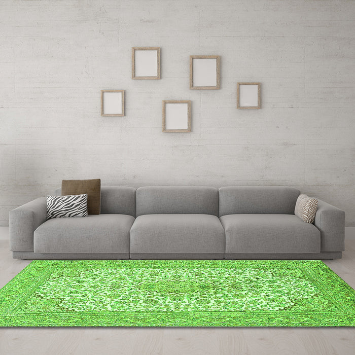 Machine Washable Persian Green Traditional Area Rugs in a Living Room,, wshtr1022grn