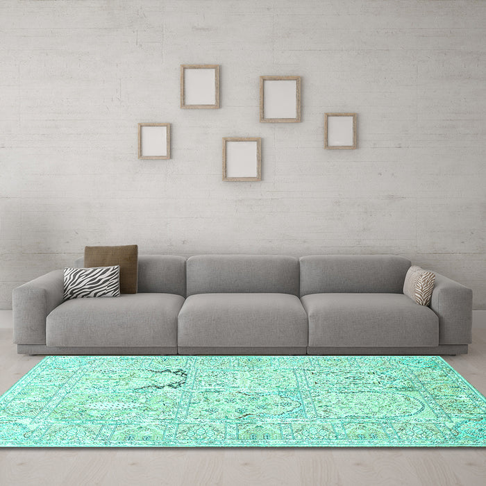 Machine Washable Animal Turquoise Traditional Area Rugs in a Living Room,, wshtr1027turq