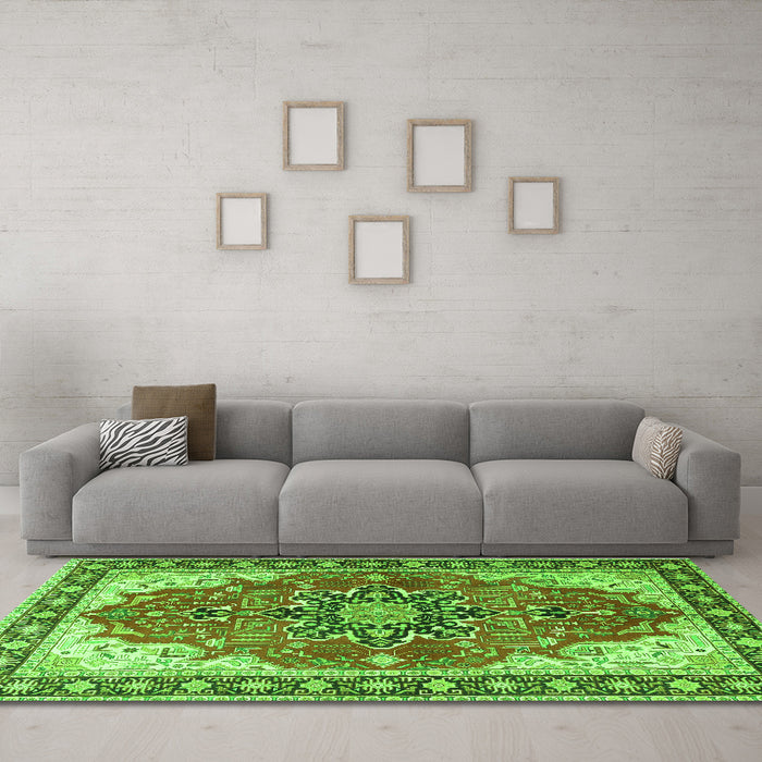 Machine Washable Medallion Green Traditional Area Rugs in a Living Room,, wshtr1028grn