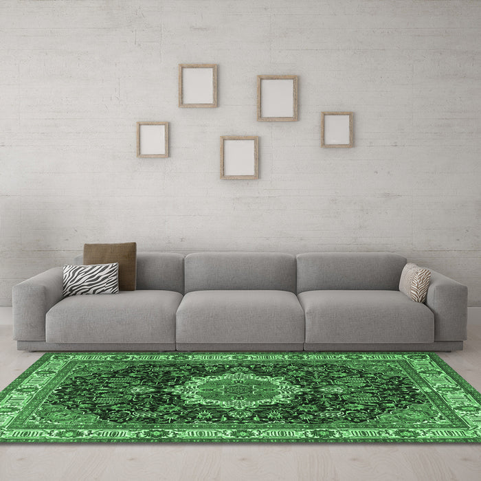 Machine Washable Medallion Emerald Green Traditional Area Rugs in a Living Room,, wshtr1030emgrn