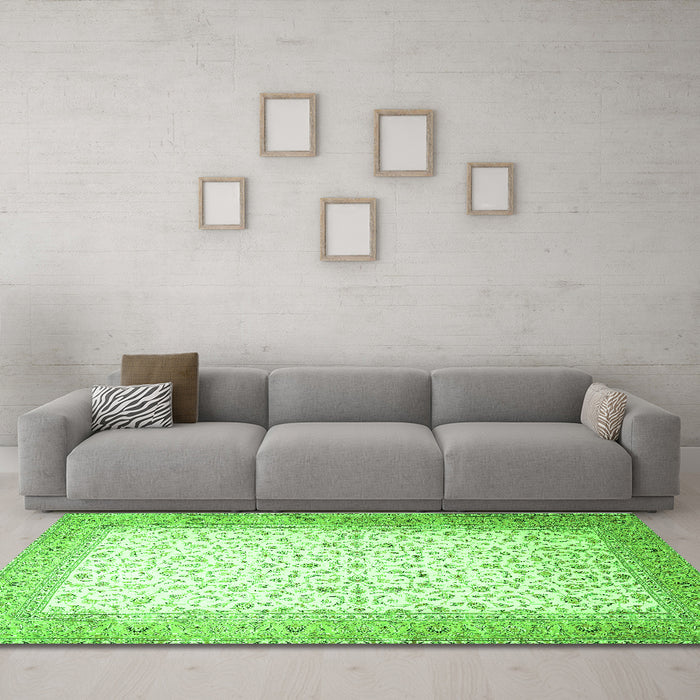 Machine Washable Persian Green Traditional Area Rugs in a Living Room,, wshtr1035grn