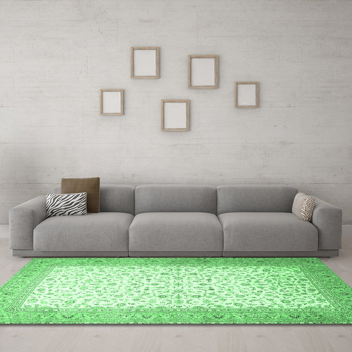 Machine Washable Persian Emerald Green Traditional Area Rugs in a Living Room,, wshtr1035emgrn