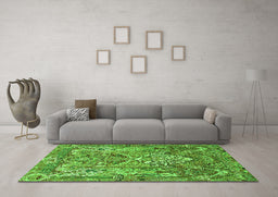 Machine Washable Animal Green Traditional Area Rugs in a Living Room,, wshtr1036grn