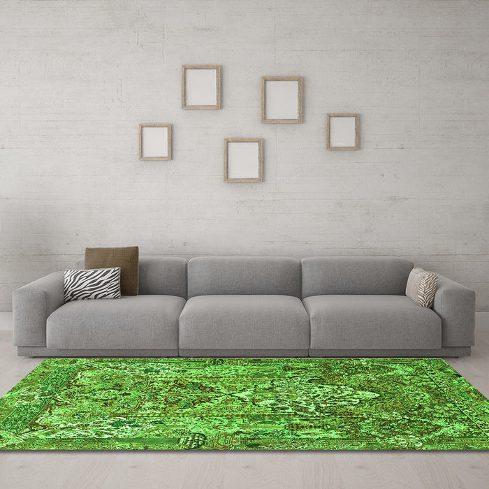 Machine Washable Animal Green Traditional Area Rugs in a Living Room,, wshtr1036grn