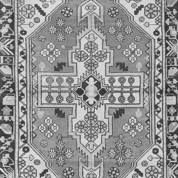 Serging Thickness of Machine Washable Persian Gray Traditional Rug, wshtr1038gry