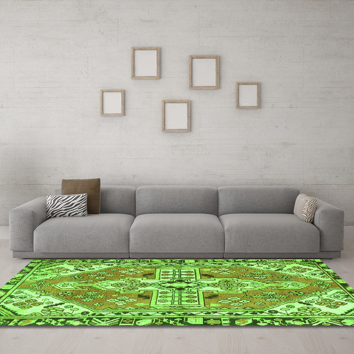 Machine Washable Persian Green Traditional Area Rugs in a Living Room,, wshtr1038grn