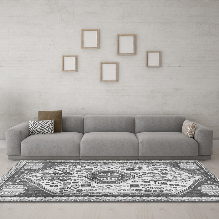 Machine Washable Persian Gray Traditional Rug in a Living Room,, wshtr1039gry