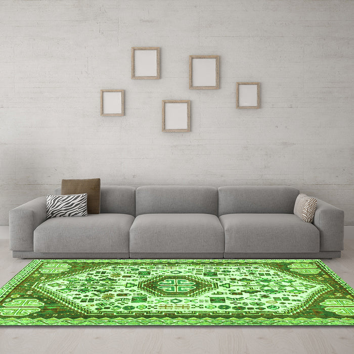 Machine Washable Persian Green Traditional Area Rugs in a Living Room,, wshtr1039grn