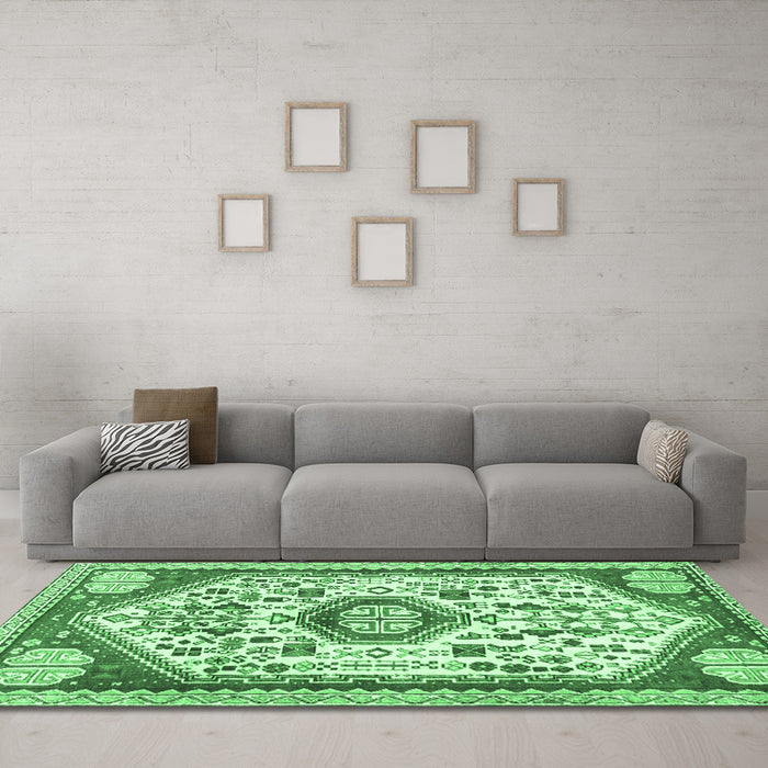 Machine Washable Persian Emerald Green Traditional Area Rugs in a Living Room,, wshtr1039emgrn