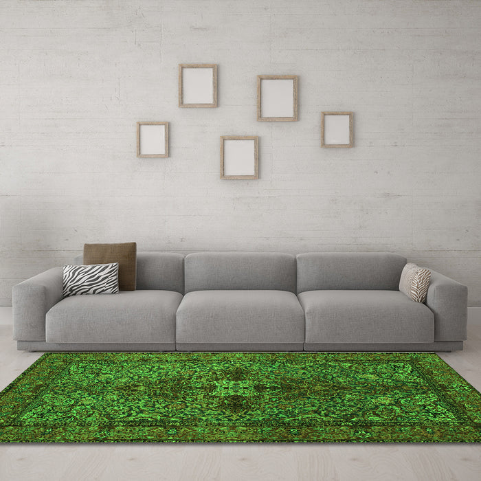 Machine Washable Persian Green Traditional Area Rugs in a Living Room,, wshtr103grn