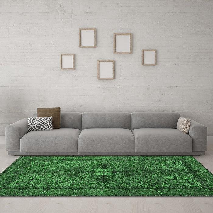 Machine Washable Persian Emerald Green Traditional Area Rugs in a Living Room,, wshtr103emgrn