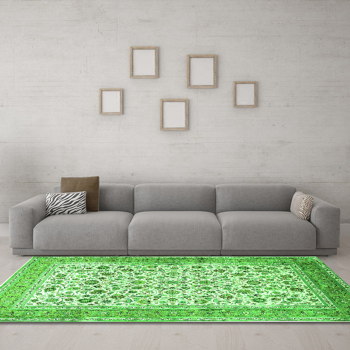 Machine Washable Persian Green Traditional Area Rugs in a Living Room,, wshtr1040grn