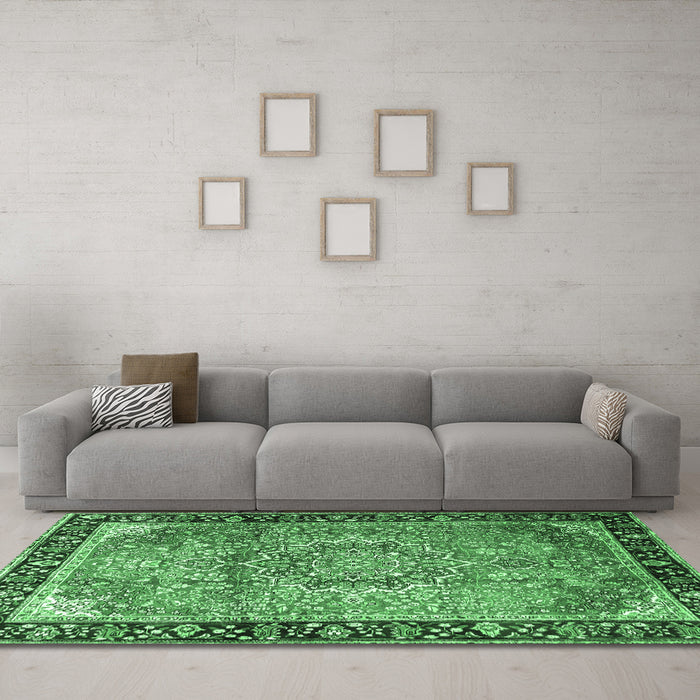 Machine Washable Medallion Emerald Green Traditional Area Rugs in a Living Room,, wshtr1041emgrn