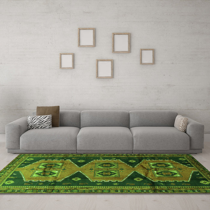 Machine Washable Persian Green Traditional Area Rugs in a Living Room,, wshtr1043grn