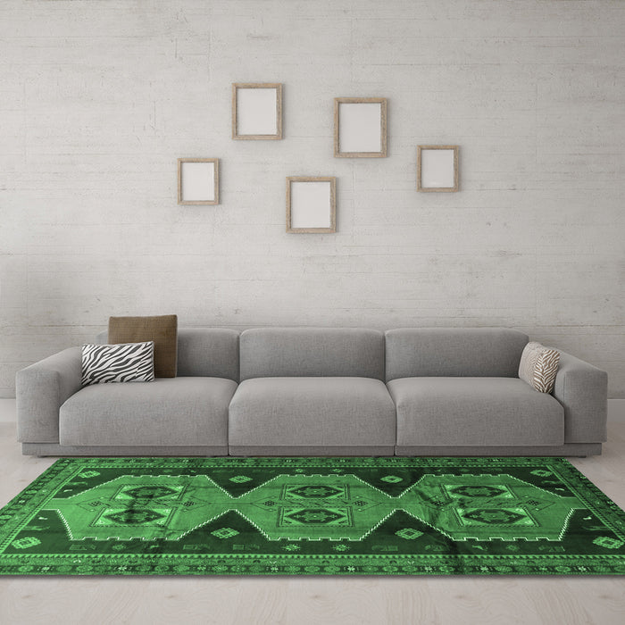 Machine Washable Persian Emerald Green Traditional Area Rugs in a Living Room,, wshtr1043emgrn