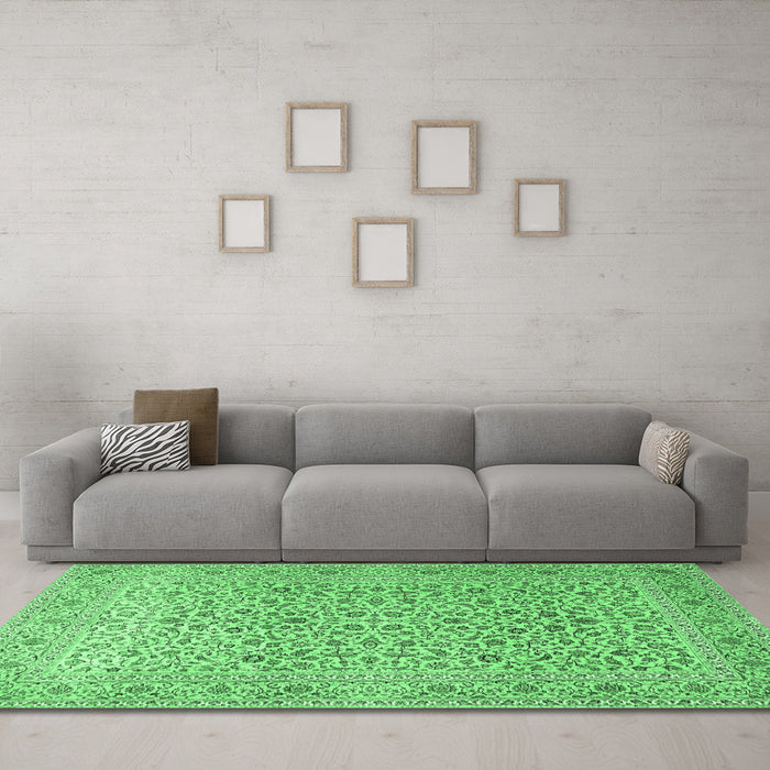Machine Washable Persian Emerald Green Traditional Area Rugs in a Living Room,, wshtr1045emgrn