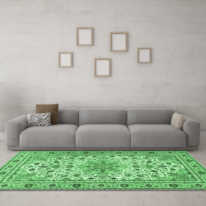 Machine Washable Persian Emerald Green Traditional Area Rugs in a Living Room,, wshtr1046emgrn