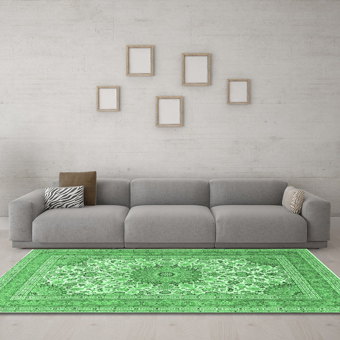 Machine Washable Medallion Emerald Green Traditional Area Rugs in a Living Room,, wshtr1049emgrn