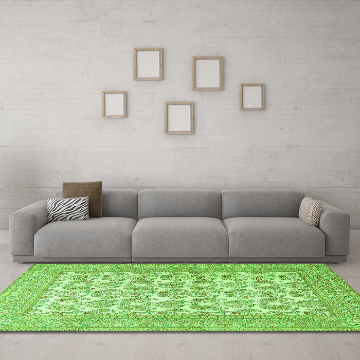 Machine Washable Persian Green Traditional Area Rugs in a Living Room,, wshtr1053grn