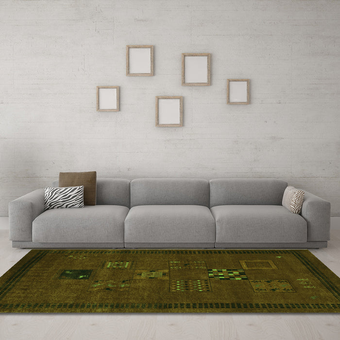 Machine Washable Persian Green Traditional Area Rugs in a Living Room,, wshtr1057grn