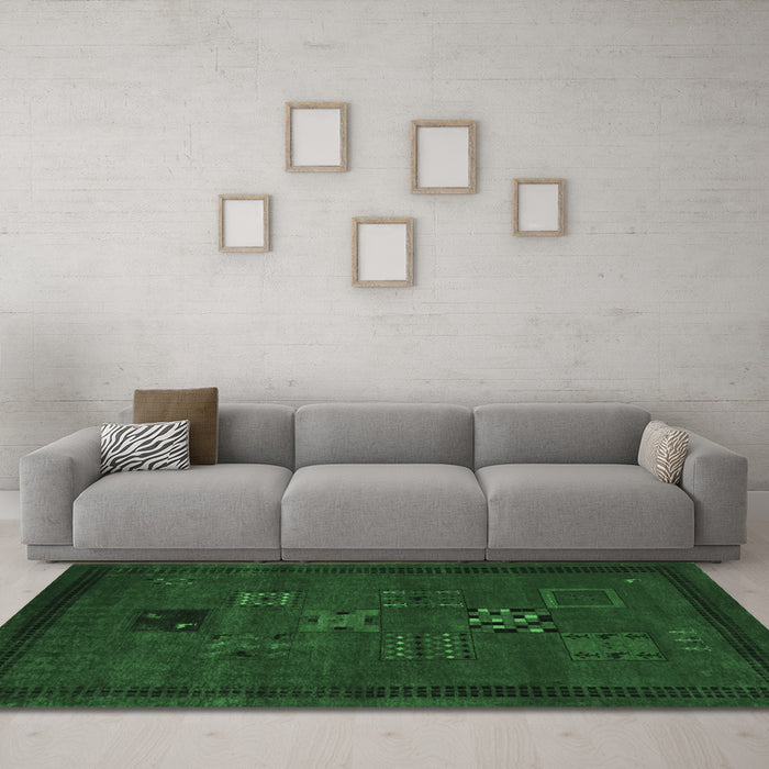 Machine Washable Persian Emerald Green Traditional Area Rugs in a Living Room,, wshtr1057emgrn