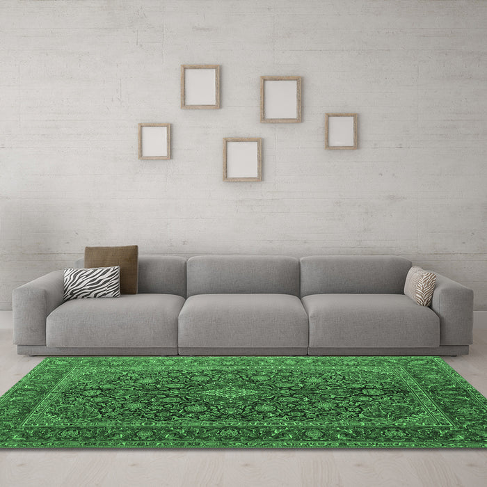Machine Washable Medallion Emerald Green Traditional Area Rugs in a Living Room,, wshtr105emgrn