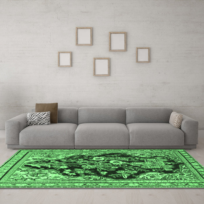 Machine Washable Persian Emerald Green Traditional Area Rugs in a Living Room,, wshtr1061emgrn