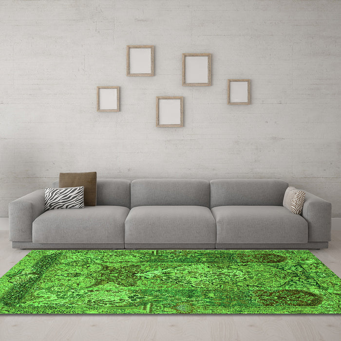 Machine Washable Persian Green Traditional Area Rugs in a Living Room,, wshtr1064grn