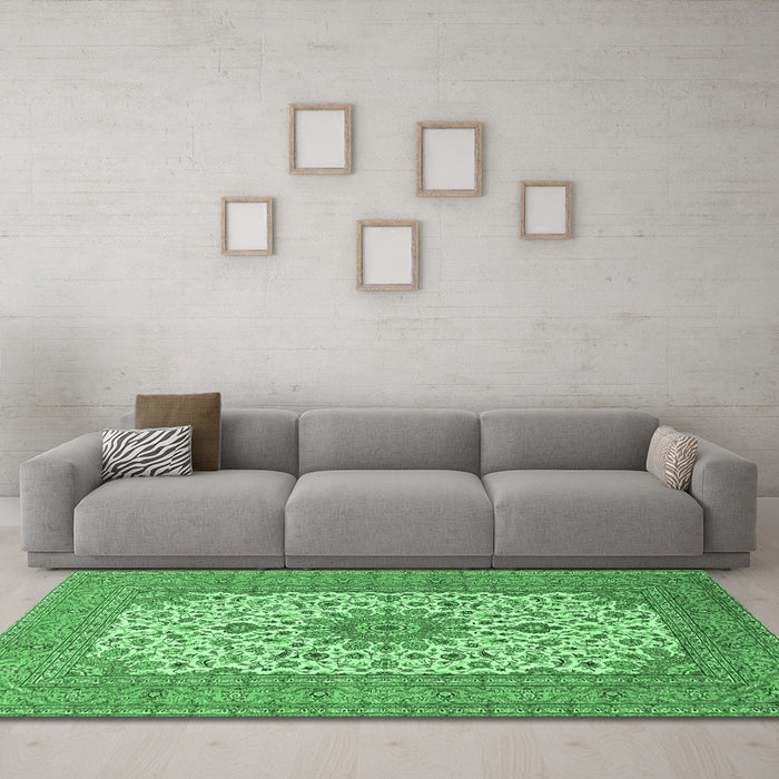 Machine Washable Medallion Emerald Green Traditional Area Rugs in a Living Room,, wshtr1065emgrn