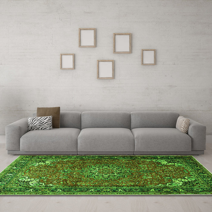 Machine Washable Medallion Green Traditional Area Rugs in a Living Room,, wshtr1066grn