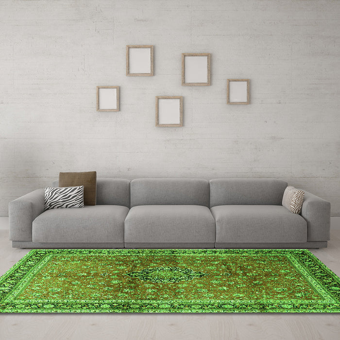 Machine Washable Persian Green Traditional Area Rugs in a Living Room,, wshtr1067grn