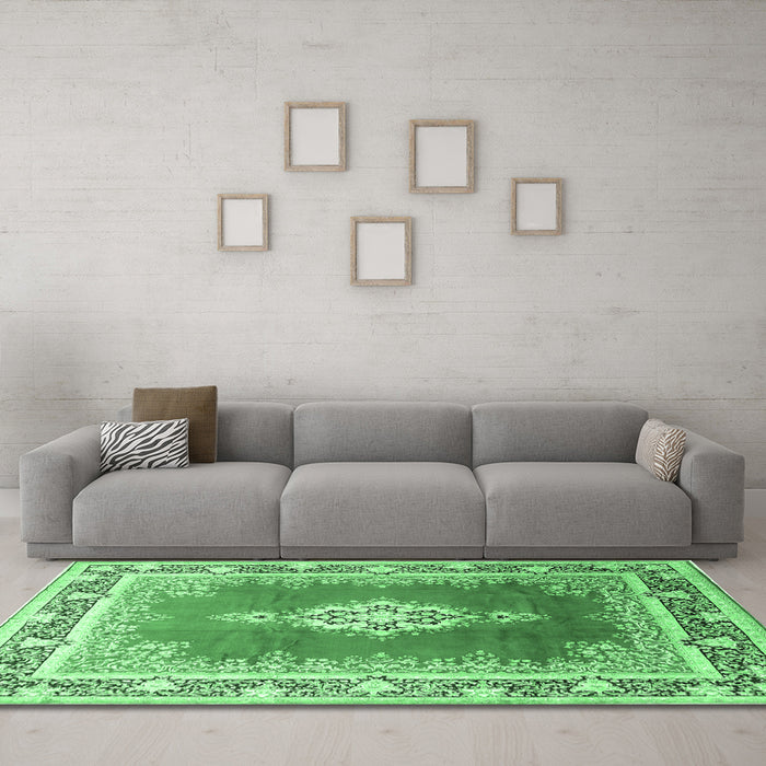Machine Washable Medallion Emerald Green Traditional Area Rugs in a Living Room,, wshtr1068emgrn