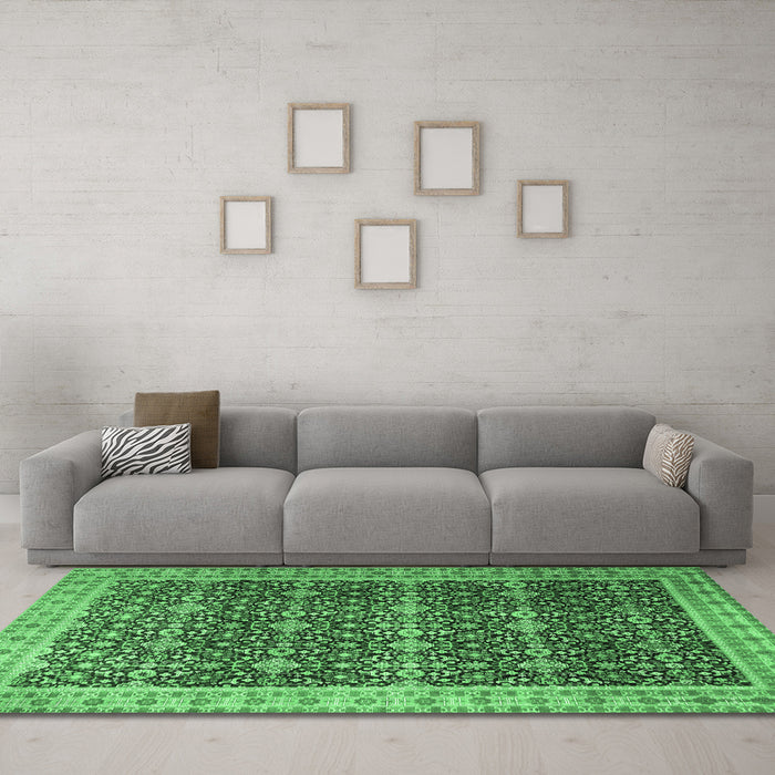 Machine Washable Persian Emerald Green Traditional Area Rugs in a Living Room,, wshtr1070emgrn