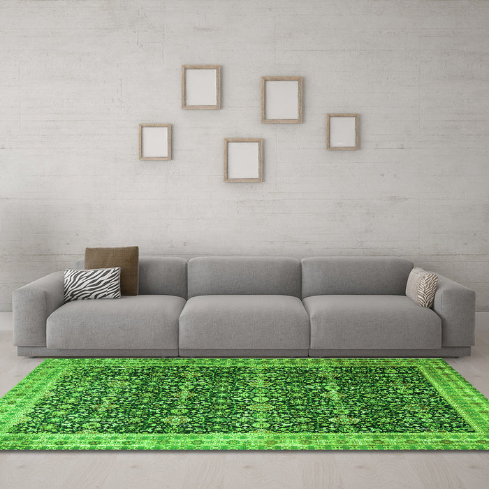 Machine Washable Persian Green Traditional Area Rugs in a Living Room,, wshtr1070grn