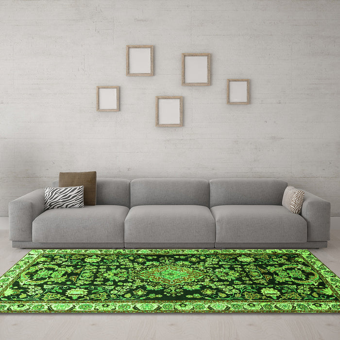 Machine Washable Animal Green Traditional Area Rugs in a Living Room,, wshtr1071grn