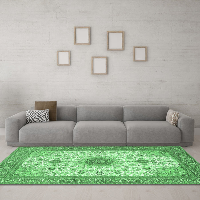Machine Washable Medallion Emerald Green Traditional Area Rugs in a Living Room,, wshtr1072emgrn